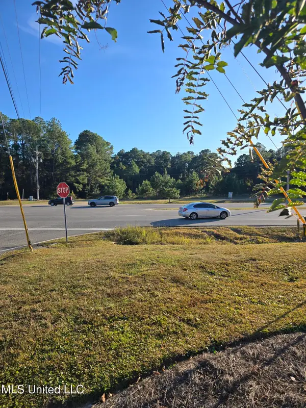 Bienville Boulevard, Ocean Springs, MS 39564