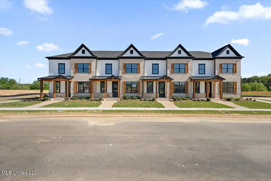 731 Bolivar Drive, Nesbit, MS 38651 - Image #2