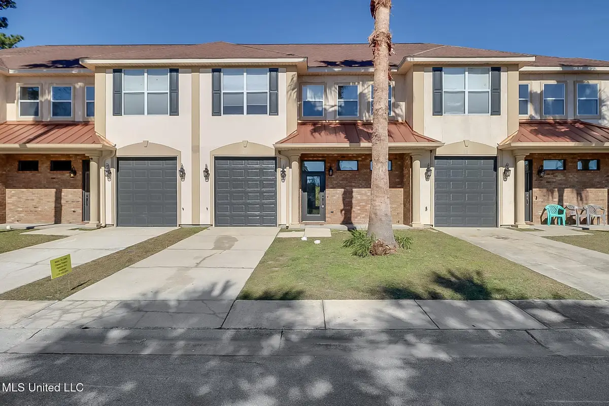 211 Capri Place, Ocean Springs, MS 39564 - #1