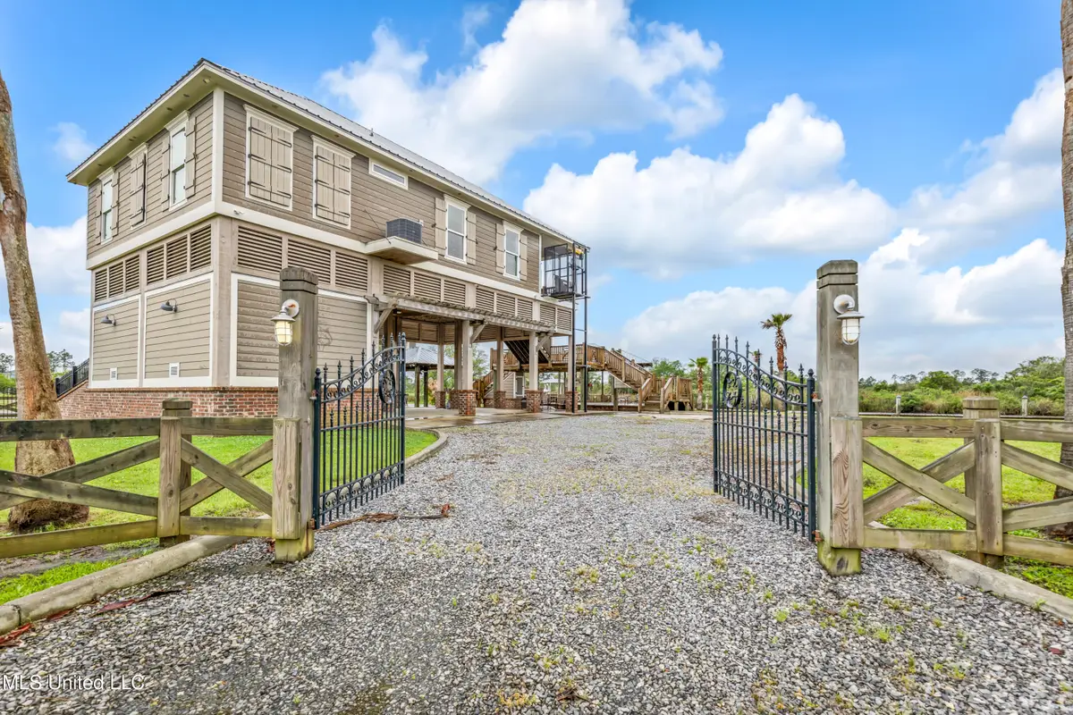 5019 Hawaii Street, Bay Saint Louis, MS 39520 - Image #1