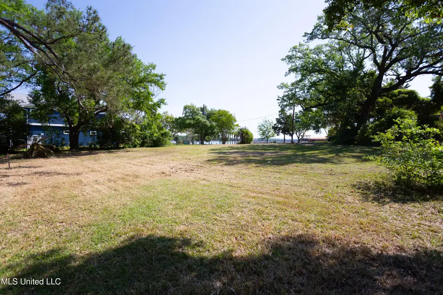 1305 Cove Avenue, Ocean Springs, MS 39564 - #3