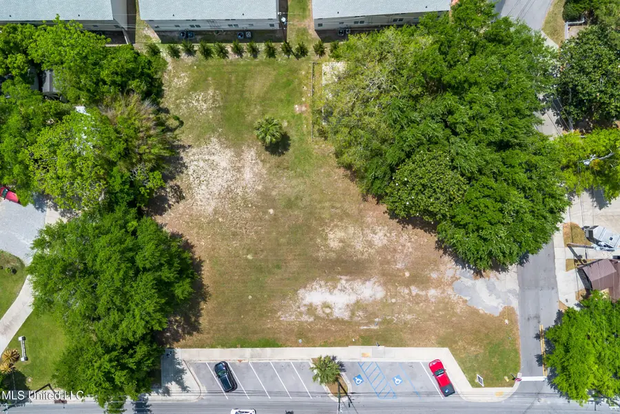 516 Porter Avenue, Ocean Springs, MS 39564 - Image #3