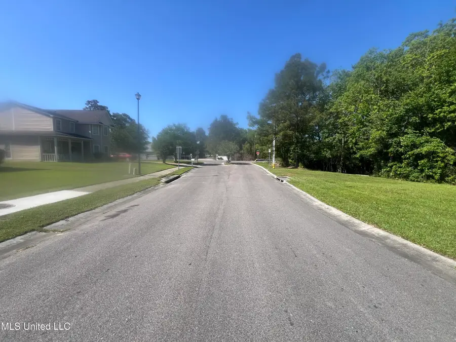 694 Waters View Drive, Biloxi, MS 39532 - Image #3