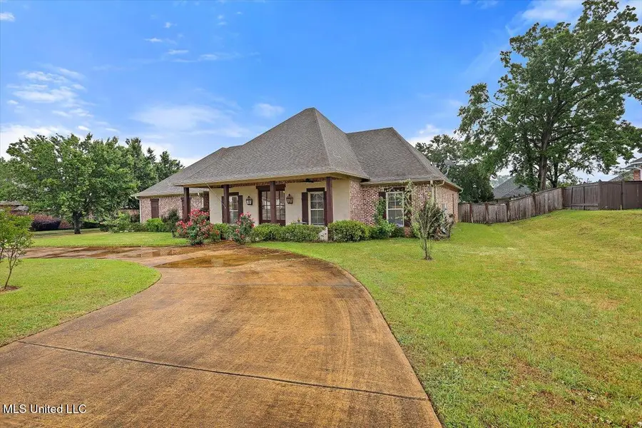208 Grand Oak Boulevard, Clinton, MS 39056 - Image #2