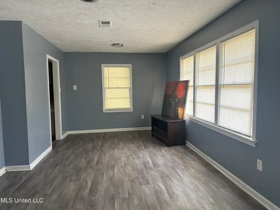 721 Glenmont Drive, Jackson, MS 39209 - Image #2