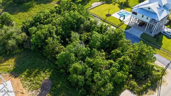 1358 N Beach Boulevard, Bay Saint Louis, MS 39520