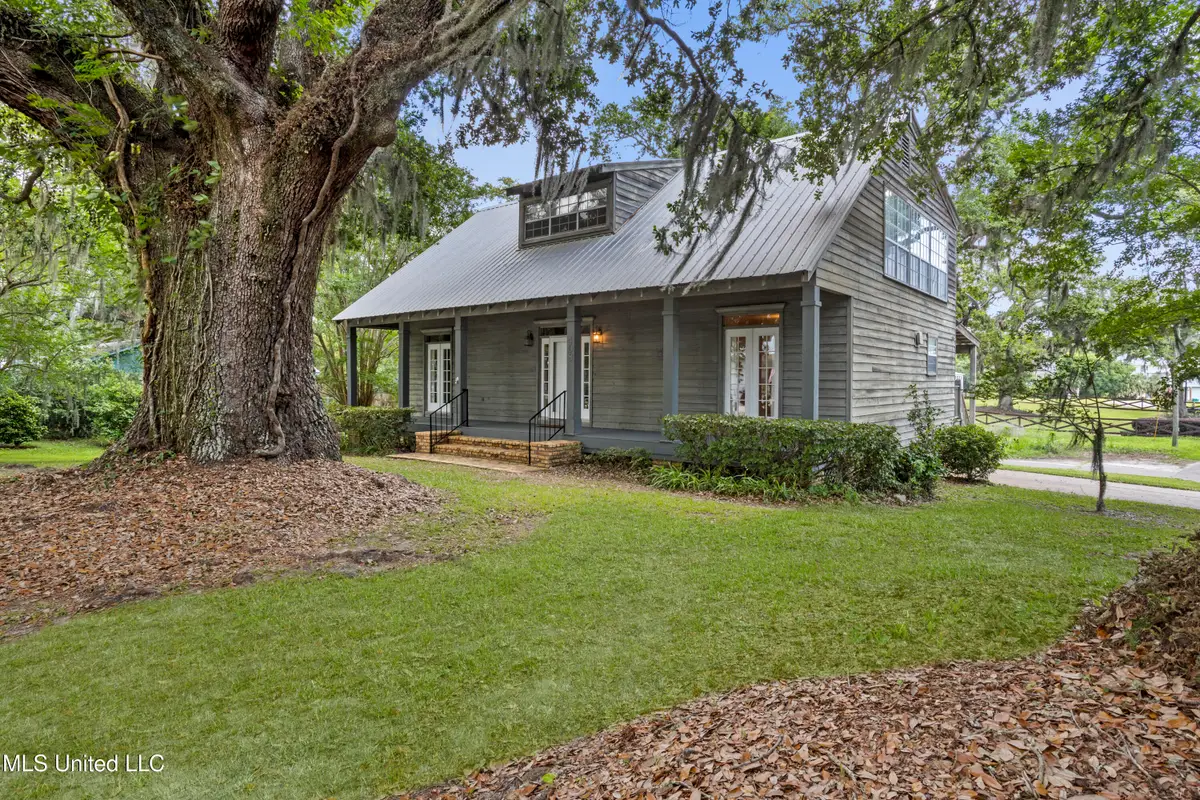 408 Oakwood Drive, Ocean Springs, MS 39564 - #1