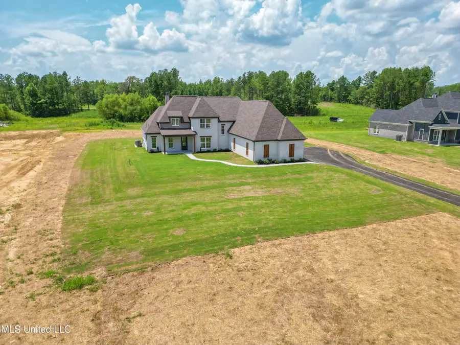 665 N Fogg Road, Nesbit, MS 38651 - Image #3