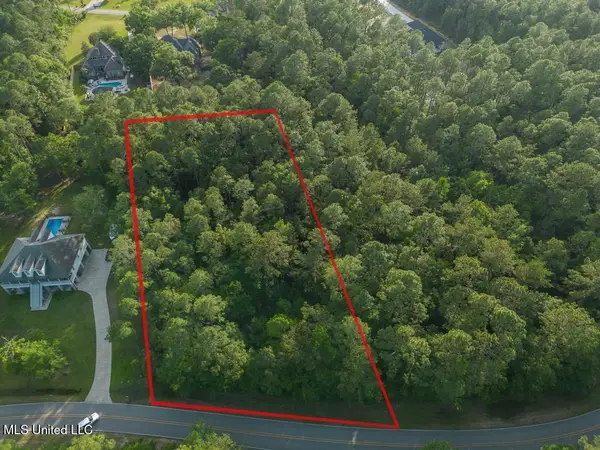 Longwood Circle, D'Iberville, MS 39540