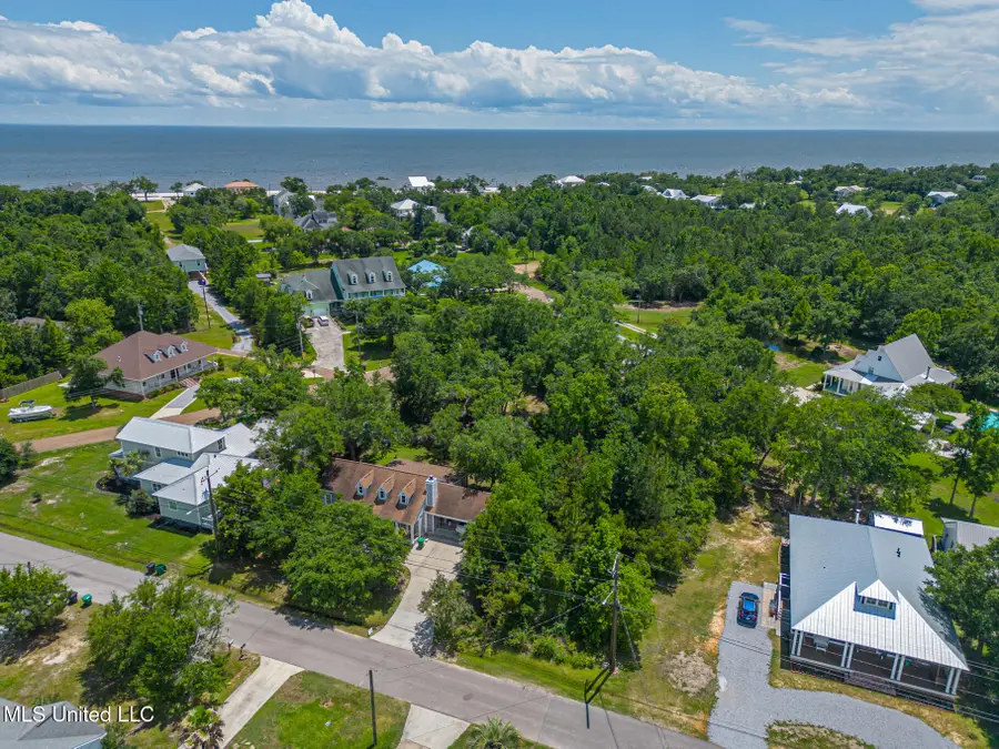 212 Bay Oaks Drive, Bay Saint Louis, MS 39520 - Image #2