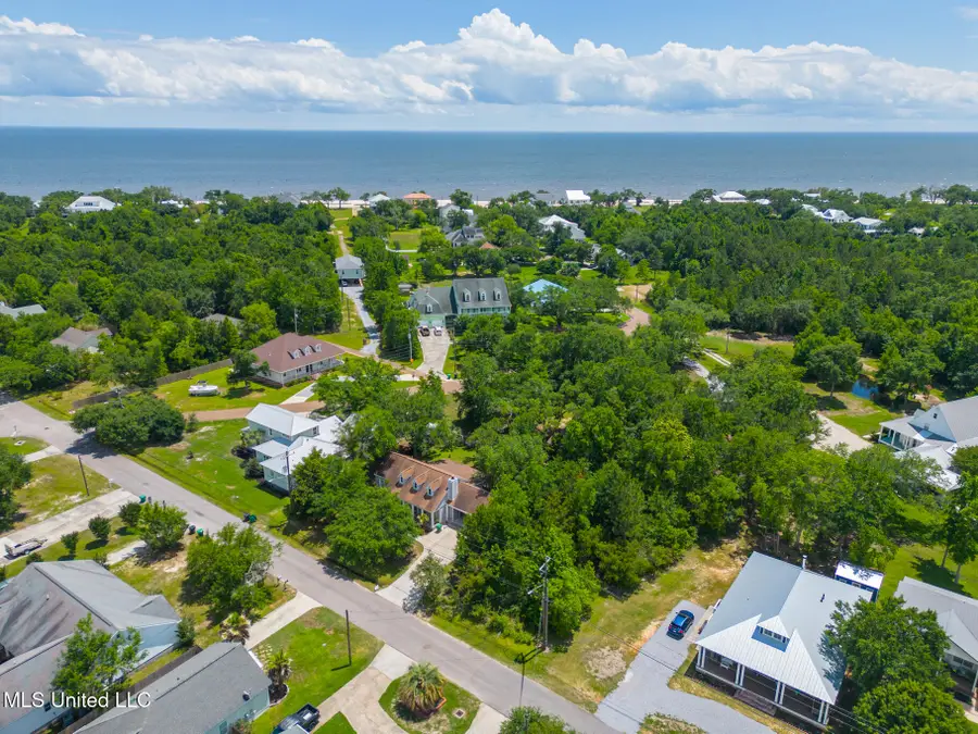 212 Bay Oaks Drive, Bay Saint Louis, MS 39520 - Image #3