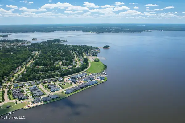 179 Crepe Myrtle Drive, Brandon, MS 39047