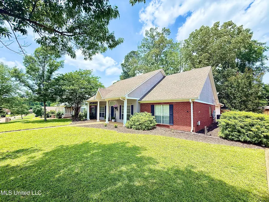 196 Woodlands Green Drive, Brandon, MS 39047 - Image #2