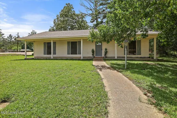 800 Longwood Place, Clinton, MS 39056