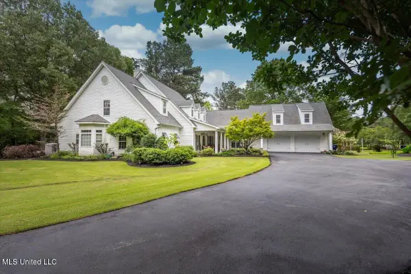 12821 Whispering Pines Drive, Olive Branch, MS 38654