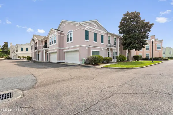 2252 Beach Drive, Gulfport, MS 39507