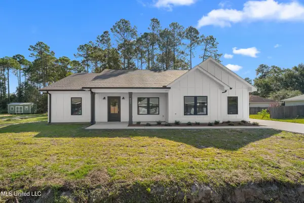 832 Combel Street, Waveland, MS 39576