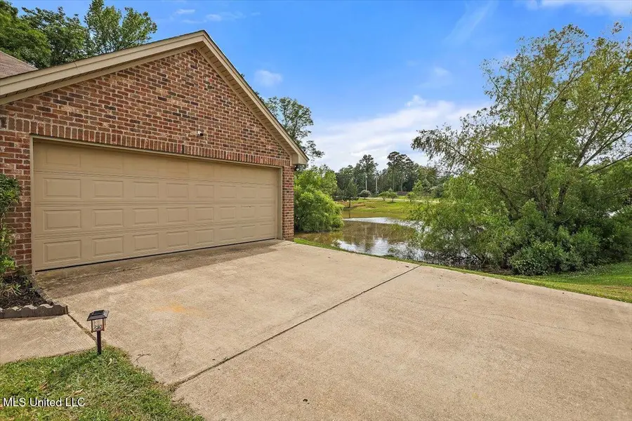 104 Greenfield Ridge Drive, Brandon, MS 39042 - Image #2