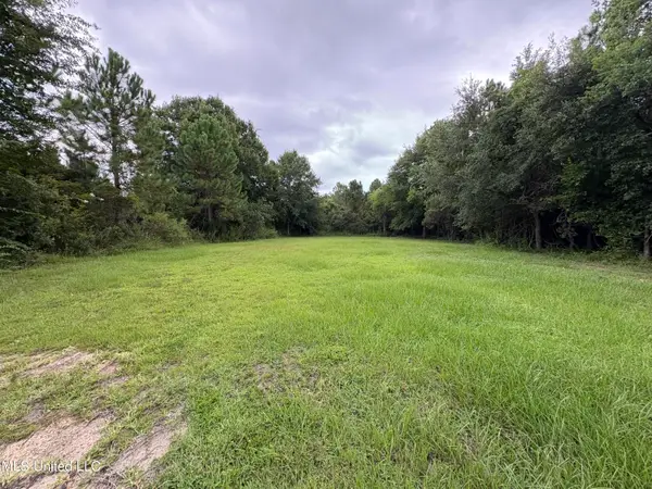 116 Hickory Street, Pass Christian, MS 39571