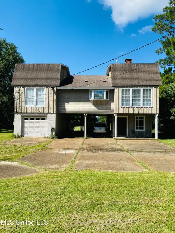 14104 W W. El Bonito Drive Drive, Ocean Springs, MS 39564