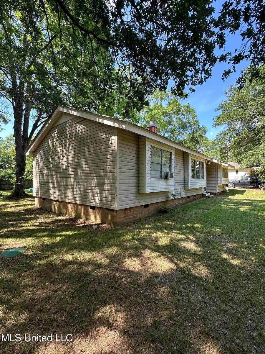 100 Gulf Camp Road, Lumberton, MS 39455 - Image #2
