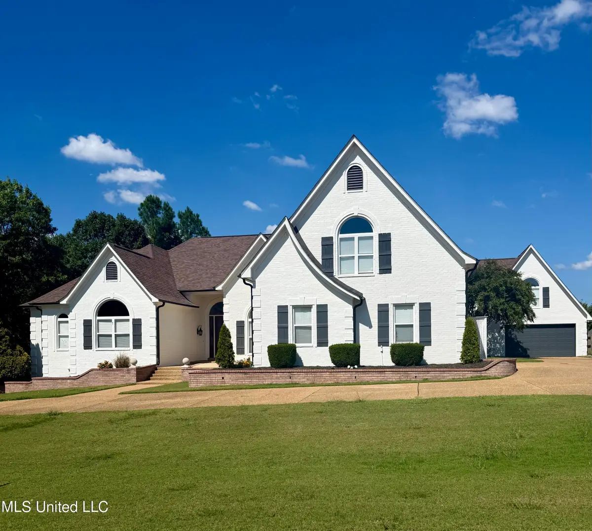8316 Saddlebrook Trail, Olive Branch, MS 38654 - Image #1