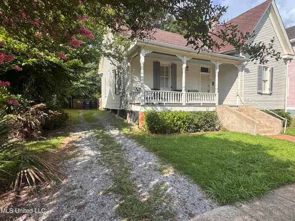 807 Washington Street, Natchez, MS 39120