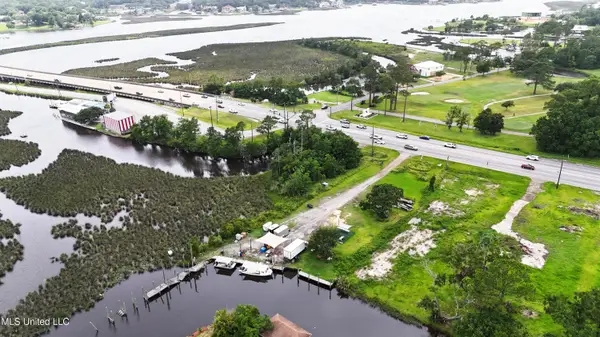 5704 Washington Avenue, Ocean Springs, MS 39564