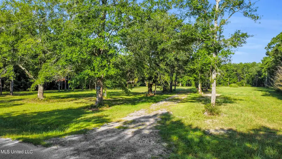 555 Brown Avenue, Waveland, MS 39576 - Image #2