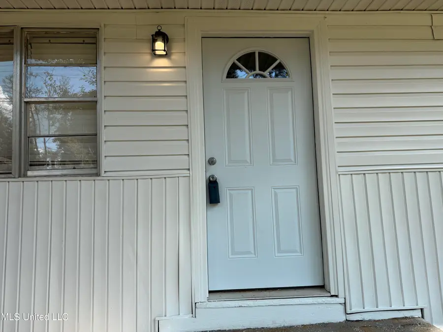 404 Mcdowell Park Circle, Jackson, MS 39204 - Image #2