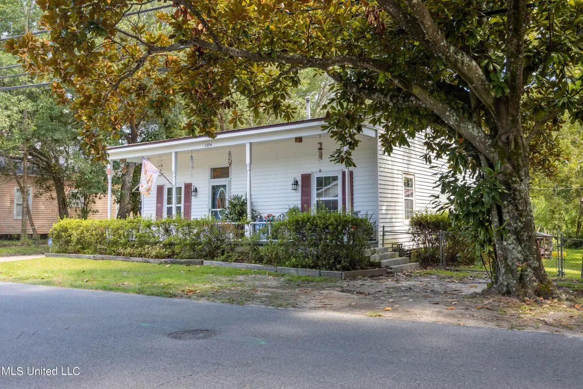 1204 Porter Avenue, Ocean Springs, MS 39564 - #1