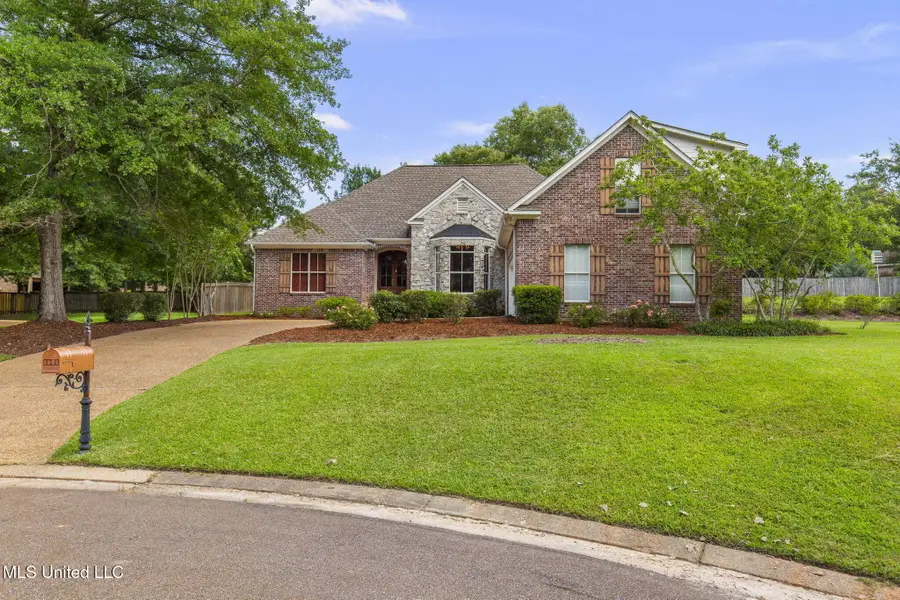 124 Fox Hollow Bend, Brandon, MS 39047 - Image #2