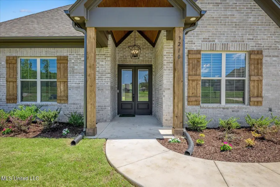 3210 S Cypress Lake Drive, Olive Branch, MS 38654 - Image #2