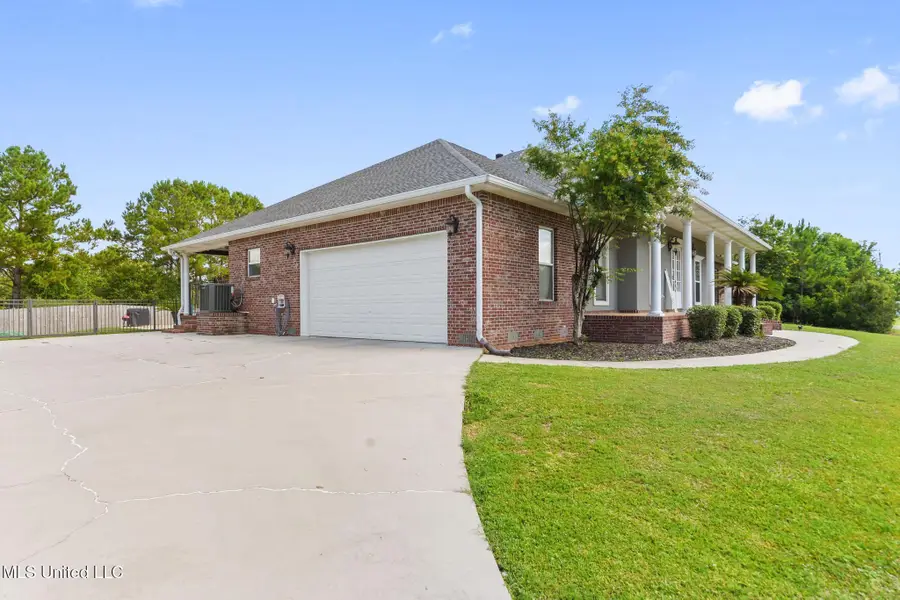 6405 Seawinds Boulevard, Biloxi, MS 39532 - Image #2