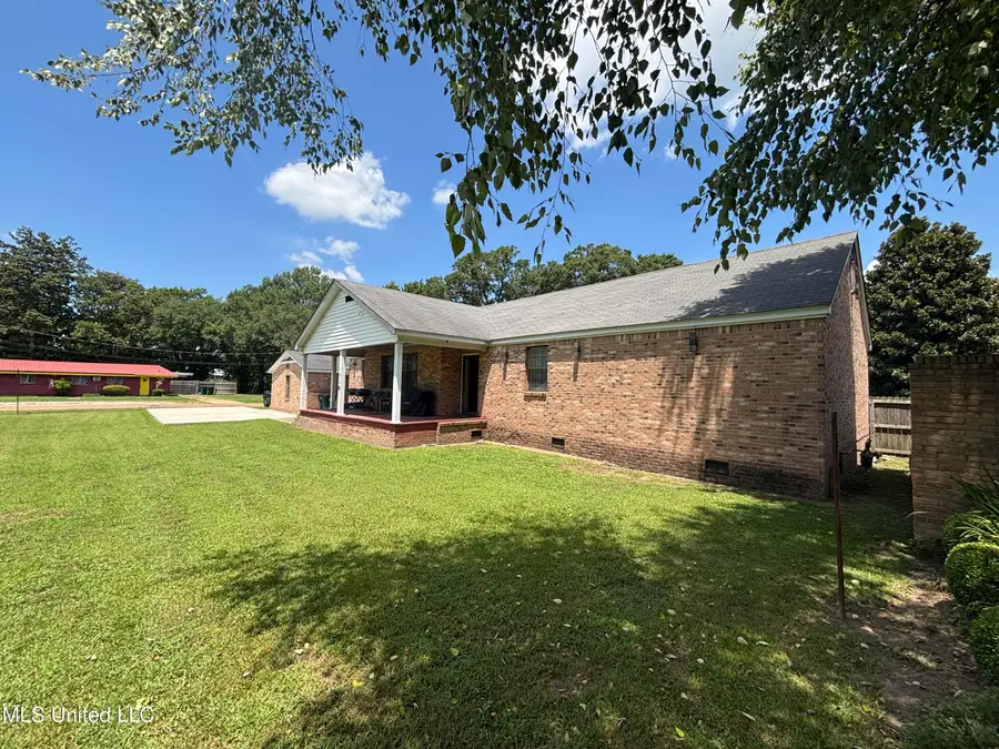 814 W Claiborne Avenue, Greenwood, MS 38930 - #2