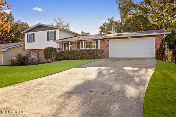 25 Oakwood Drive, Gulfport, MS 39507