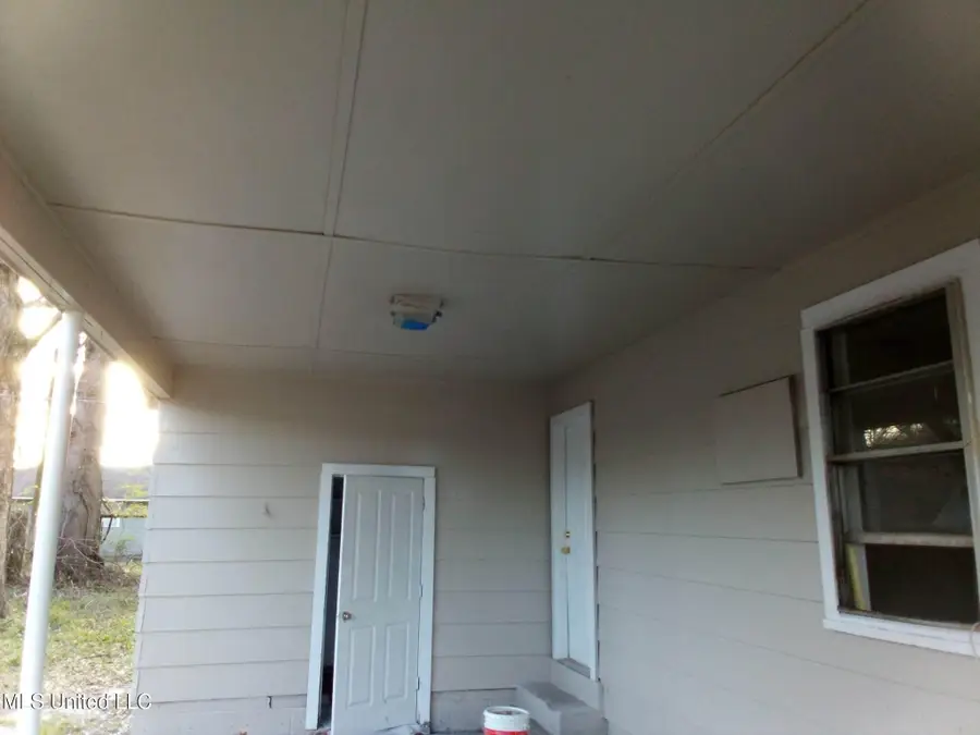 203 Fisher Street, Batesville, MS 38606 - Image #2