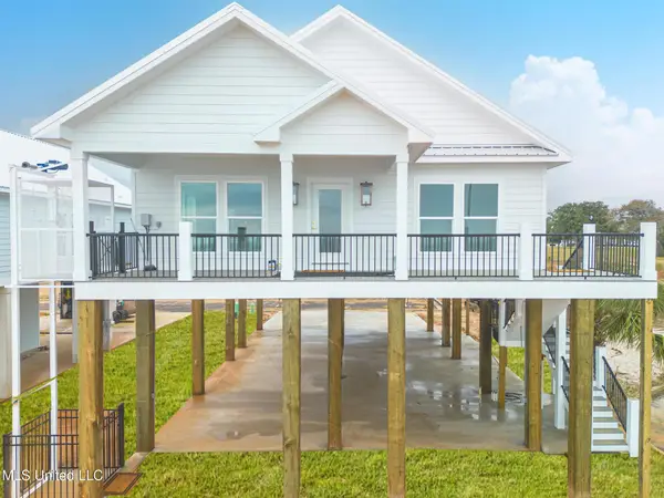 122 W Beach Boulevard, Long Beach, MS 39560