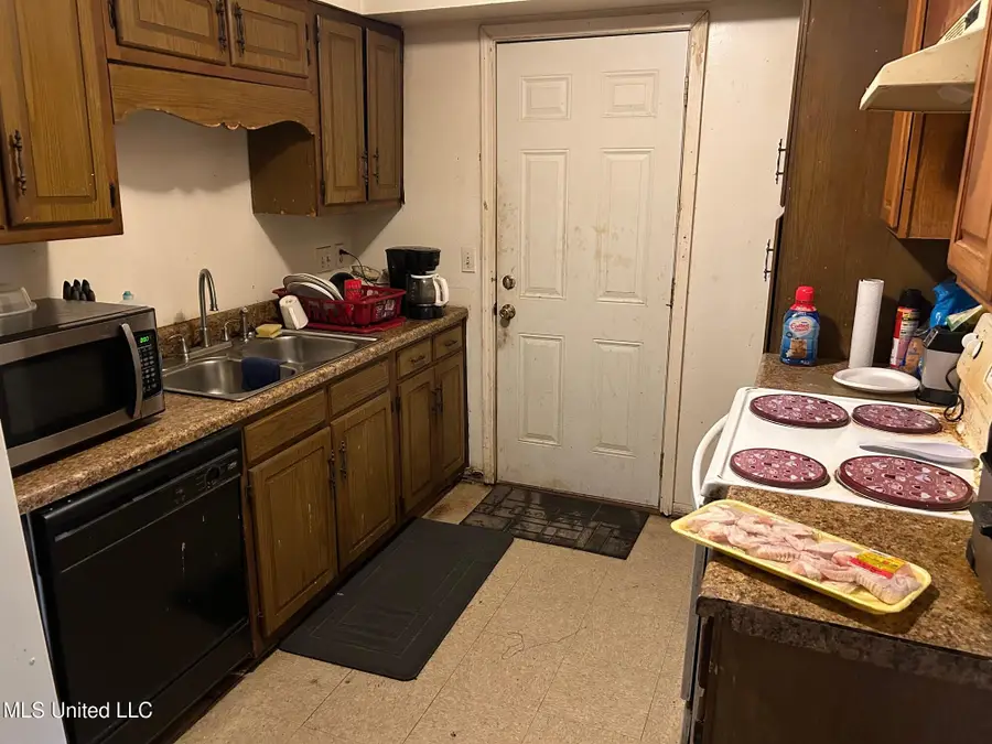 1401-1402 Jamestown Way, Jackson, MS 39211 - Image #3