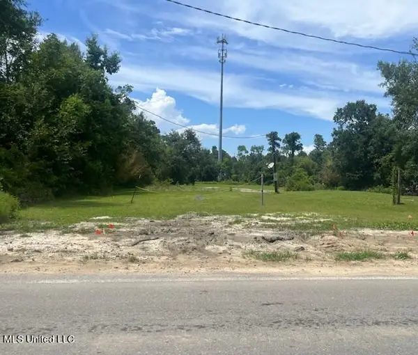 605 E North Street, Pass Christian, MS 39571