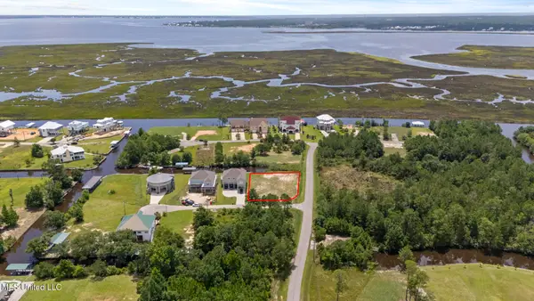 Nhn Enos Street, Diamondhead, MS 39525