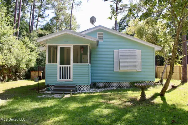 1401 Ash Street, Ocean Springs, MS 39564