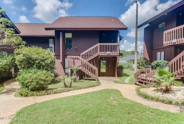 242 Molokai Village, Diamondhead, MS 39525