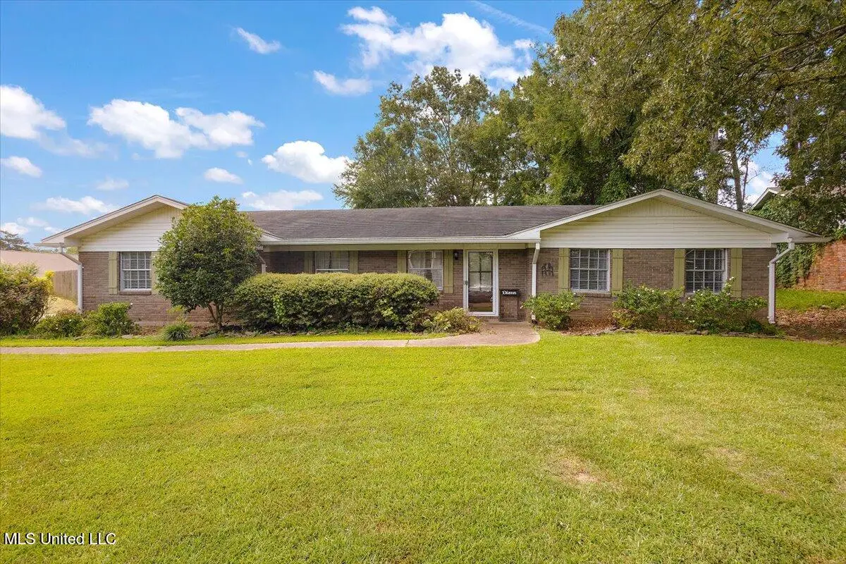 120 Trojan Drive, Pearl, MS 39208 - Image #1