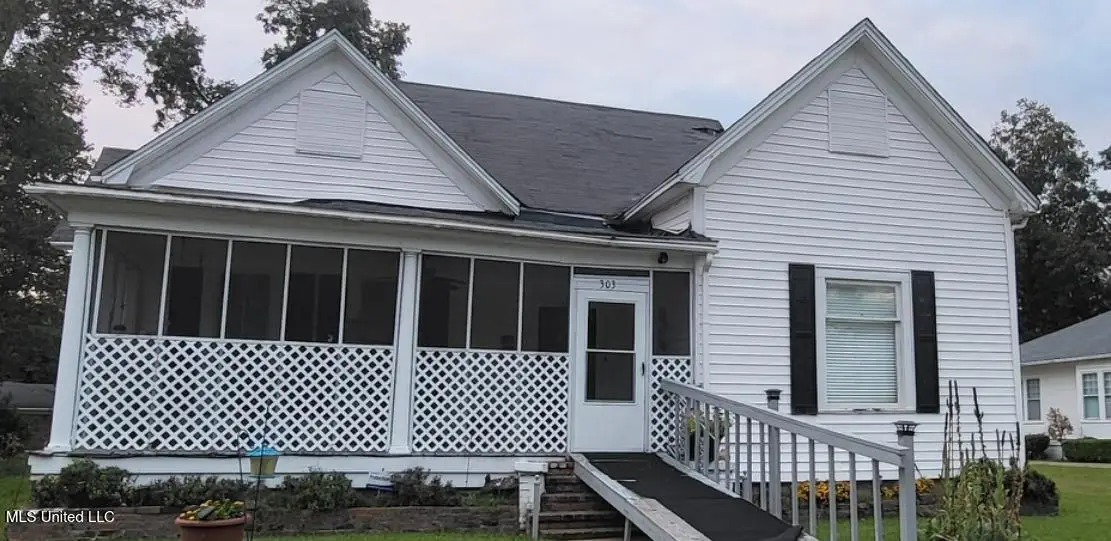 303 Central Street, Belzoni, MS 39038 - Image #1