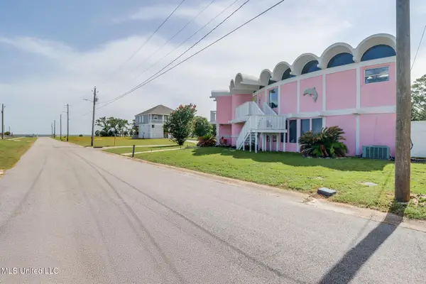 101 Hayden Avenue, Pass Christian, MS 39571