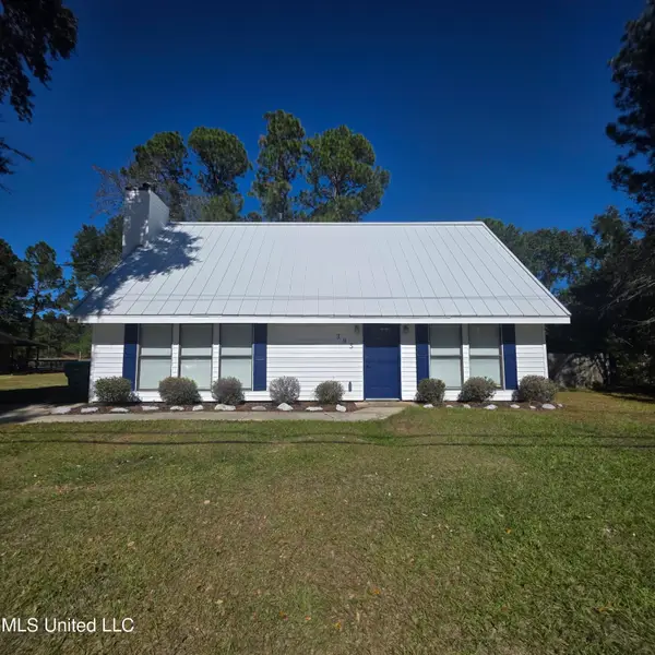 395 Felicity Street, Bay Saint Louis, MS 39520