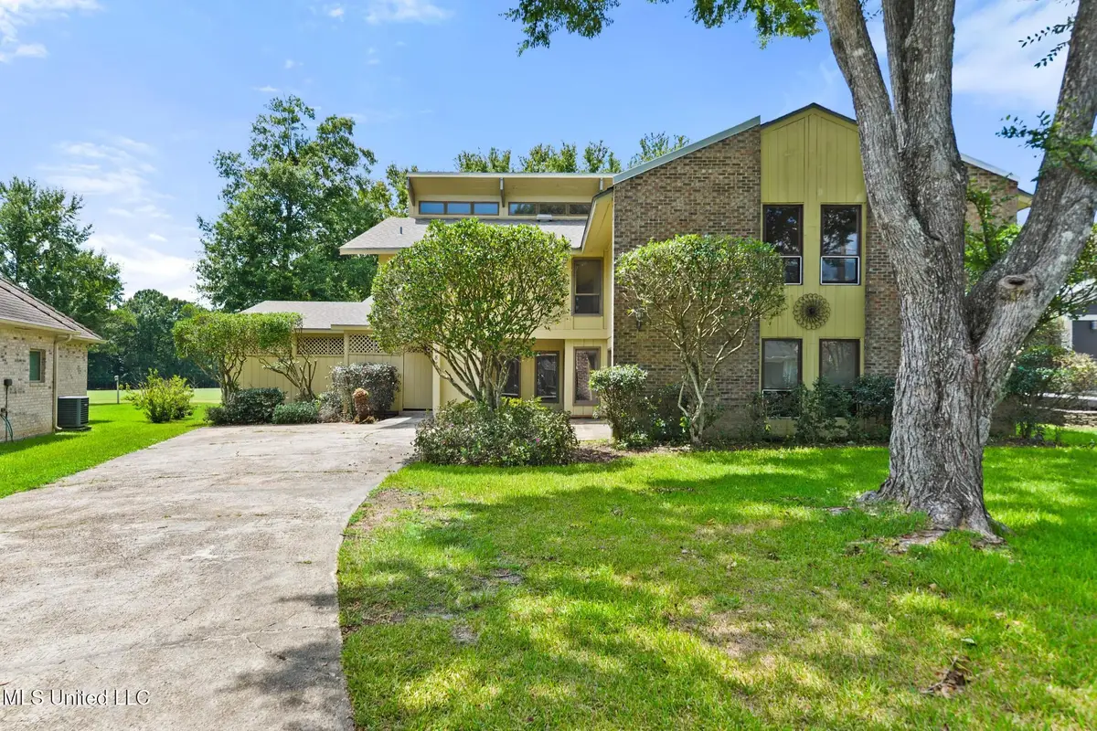 687 Oahu Street, Diamondhead, MS 39525 - Image #1