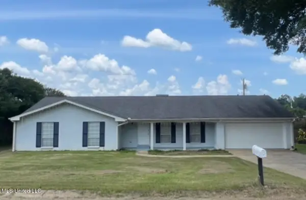 506 Oakbrook Circle, McComb, MS 39648