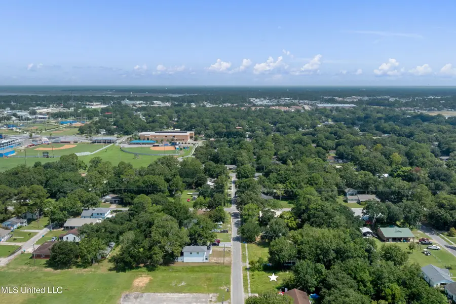 2210 12th Street, Pascagoula, MS 39567 - Image #3